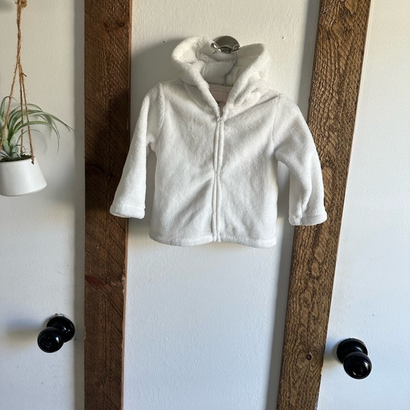 New Carter’s White Fleece Zip Hoodie Jacket 12 Months Baby
Brand new without tag - Picture 4 of 6